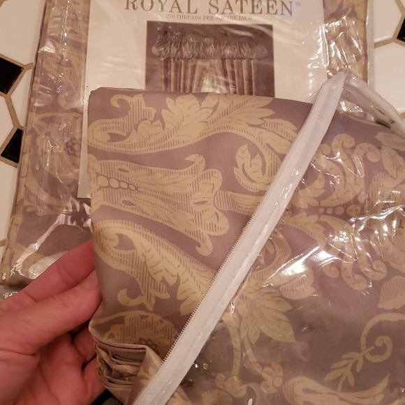 Royal Sateen 100% Egyptian combed cotton valance
